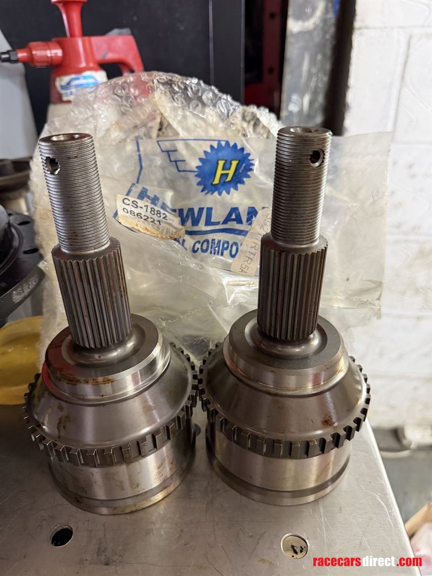 hewland-cs1882-a-tripoid-flange
