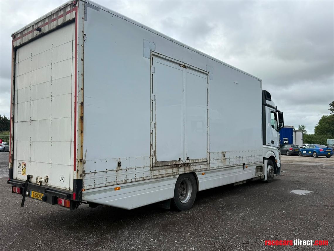 mercedes-2-car-enclosed-transporter