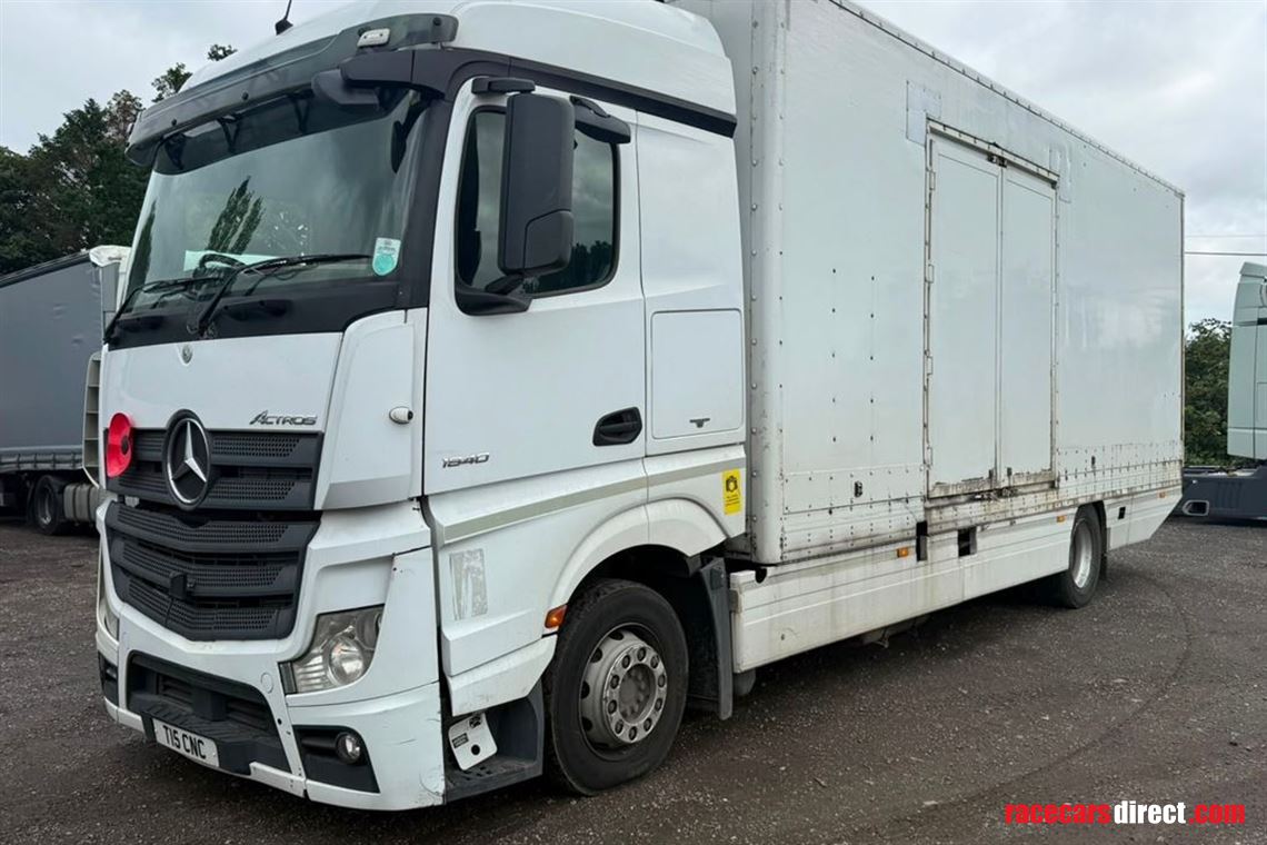 mercedes-2-car-enclosed-transporter