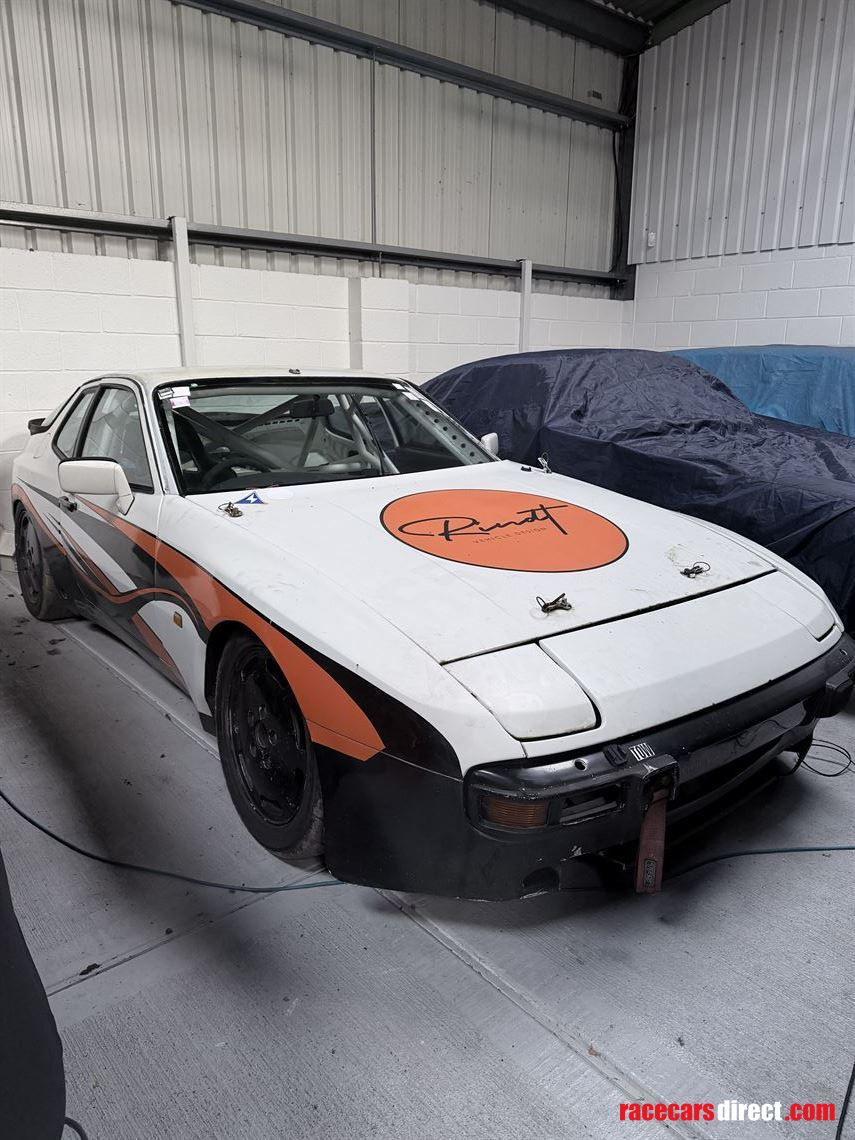 porsche-944-racertrack