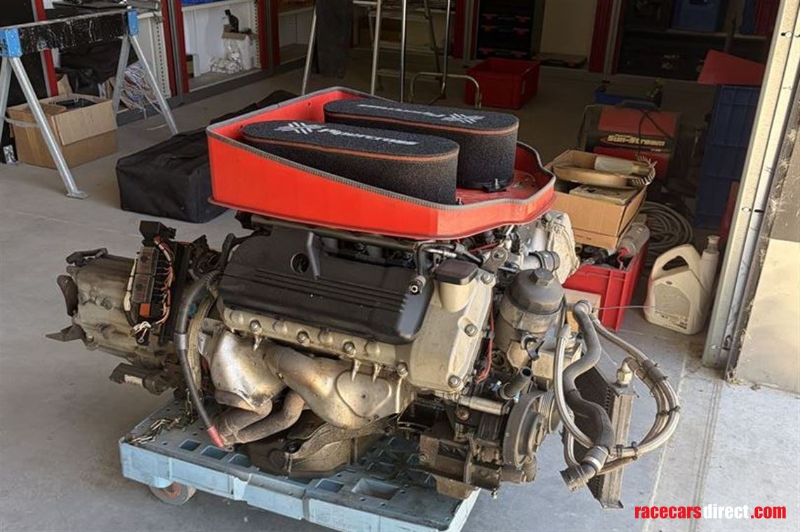 race-engine-bmw-s65b40-with-6mt-gearbox