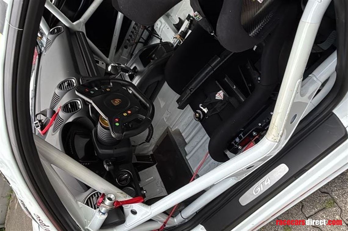 porsche-cayman-gt4-rs-clubposrt-718