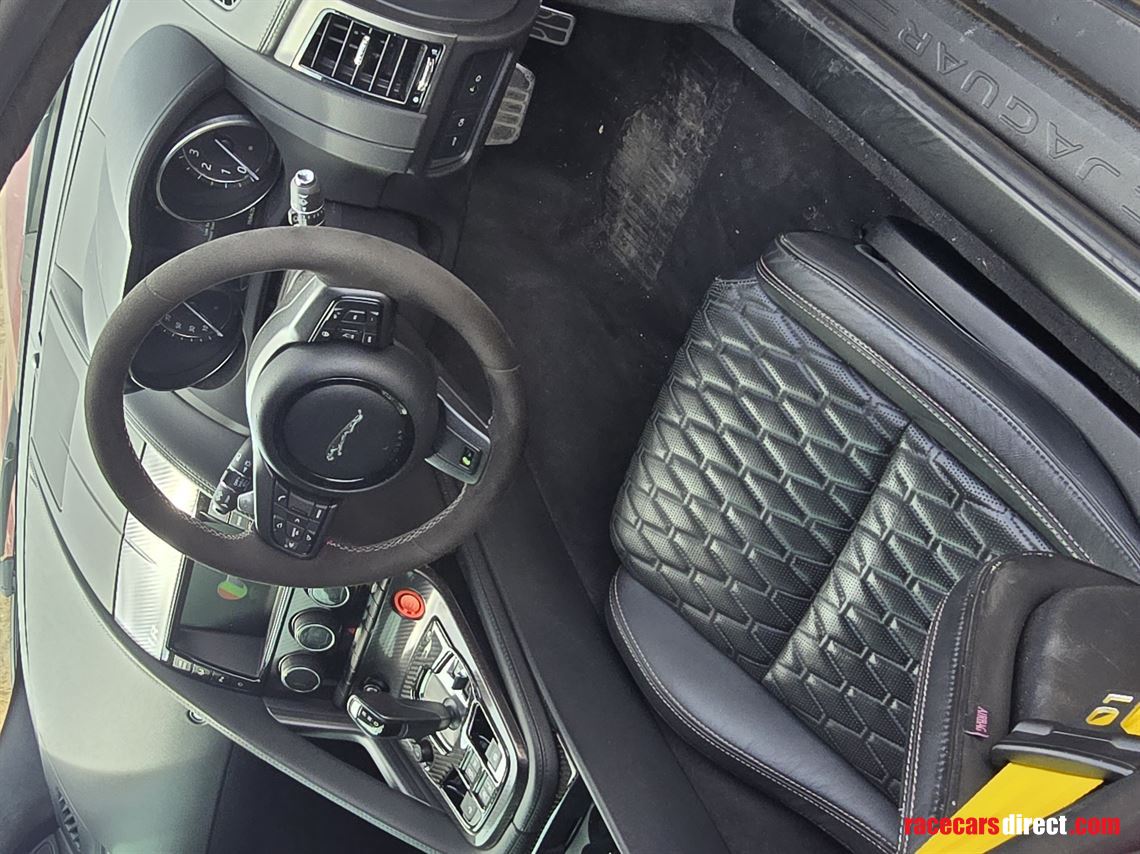 jaguar-f-type-v8-supercharged-one-off-porsche