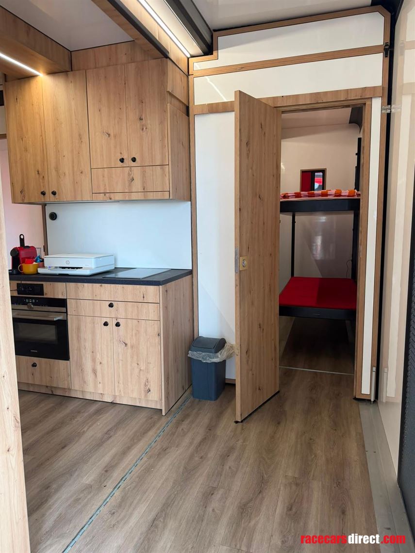 expandable-with-living-room-and-workshophospi