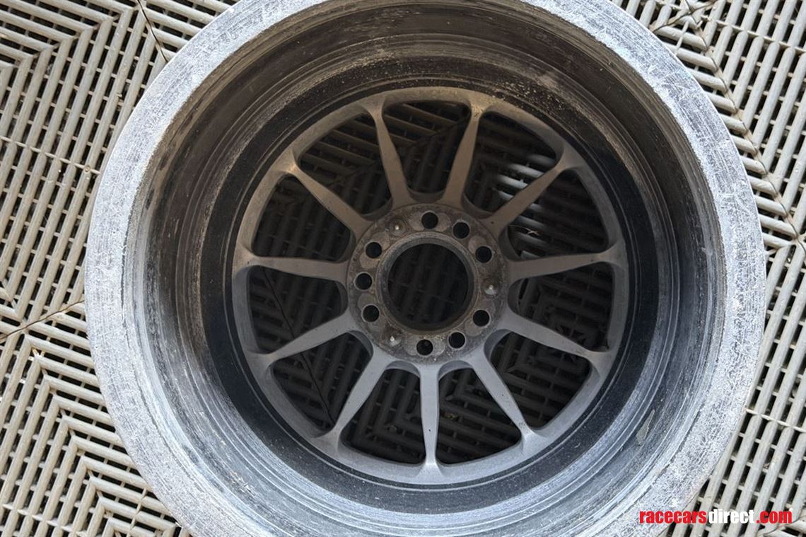 f1-wheel
