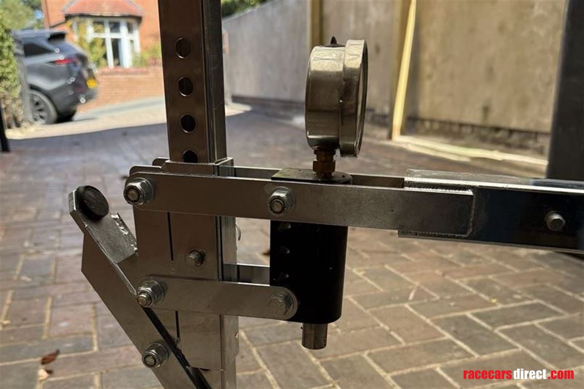 ada-portable-corner-weight-gauge