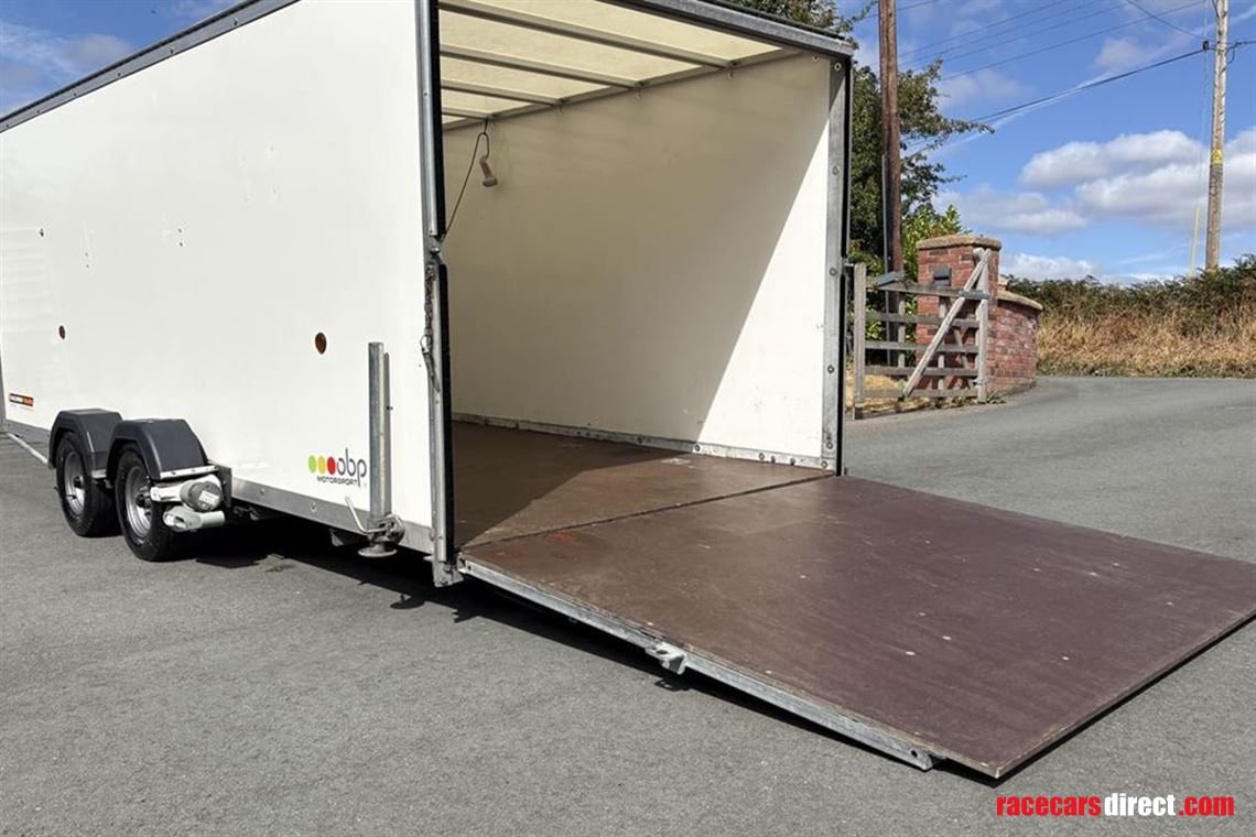 hazlewood-bespoke-car-transporter