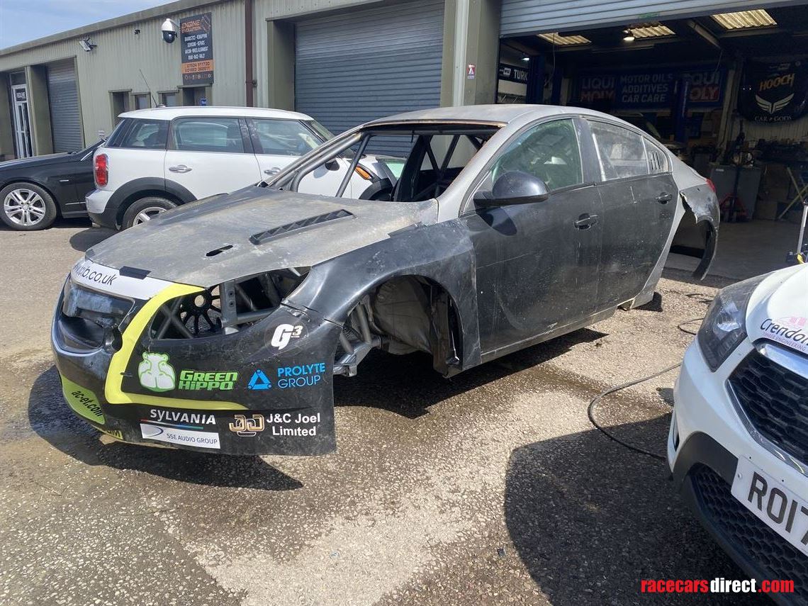 ex-btcc-vauxhall