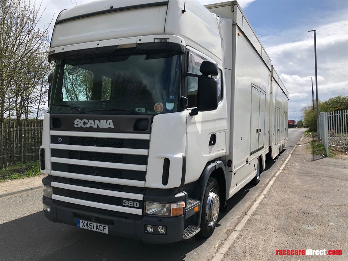covered-car-transporter-scania-6-cars