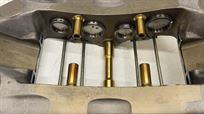 brembo-8-pots-monoblock-calipers