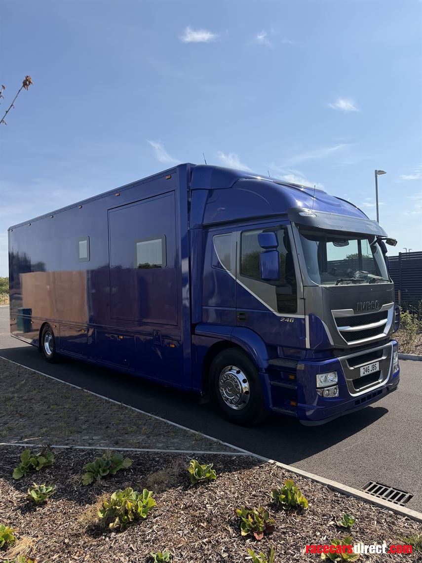 2-car-race-transporter-with-large-living-area