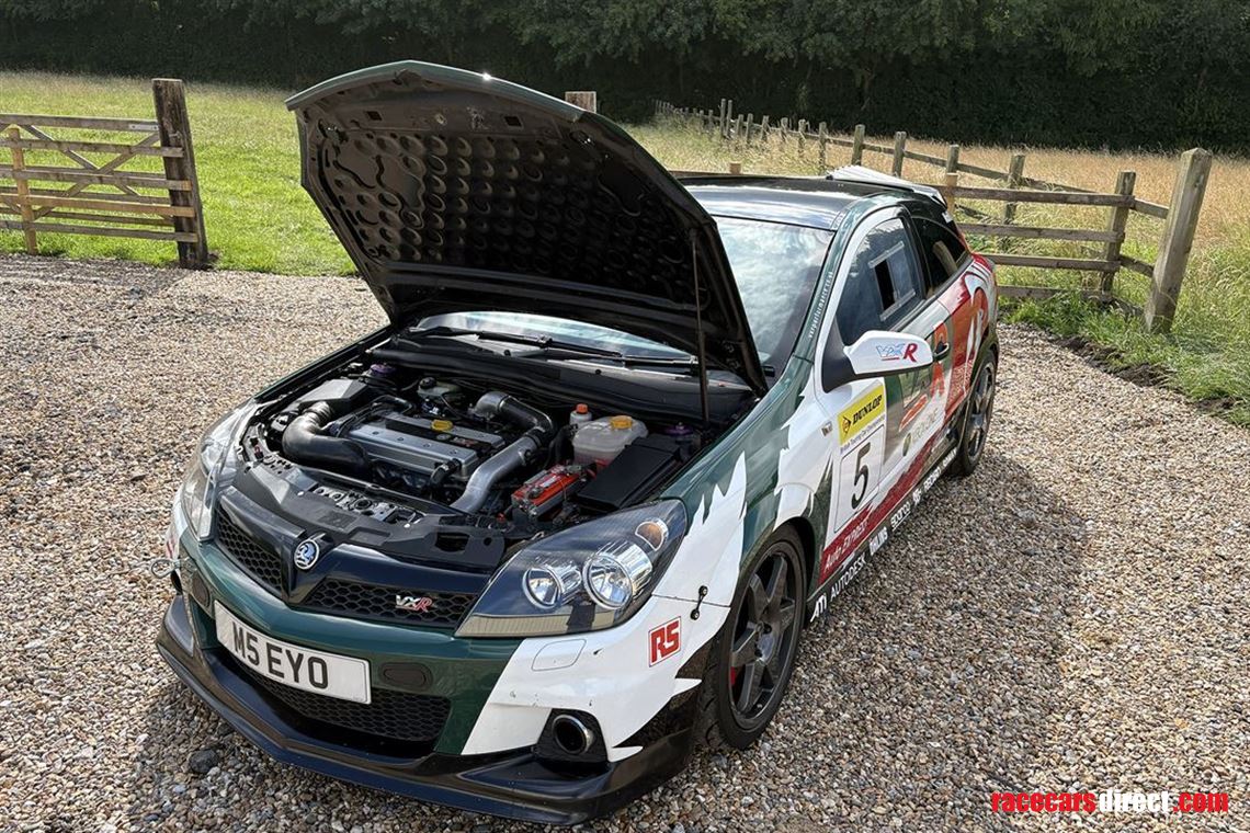 2006-vauxhall-astra-vxr-track-car