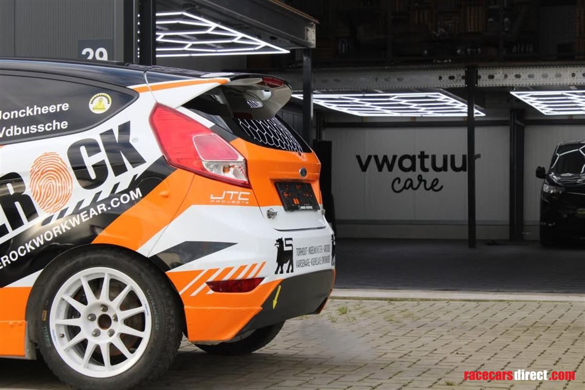 ford-fiesta-rally-r2t