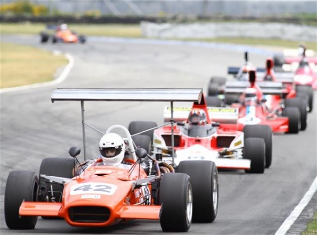 f5000-lola-t140-11---high-wing
