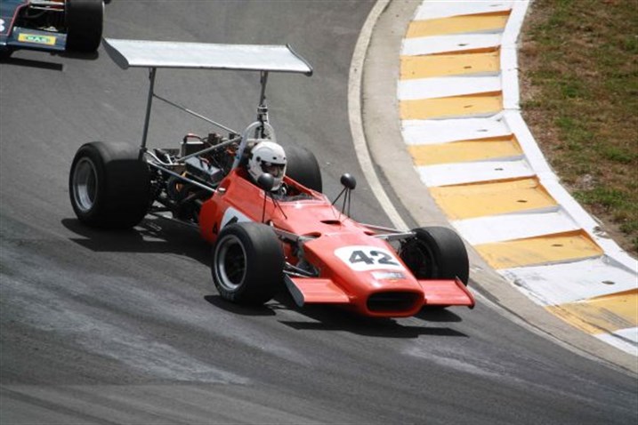 f5000-lola-t140-11---high-wing