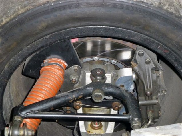 prototype-bodied-prosport-lm3000-with-v8-powe