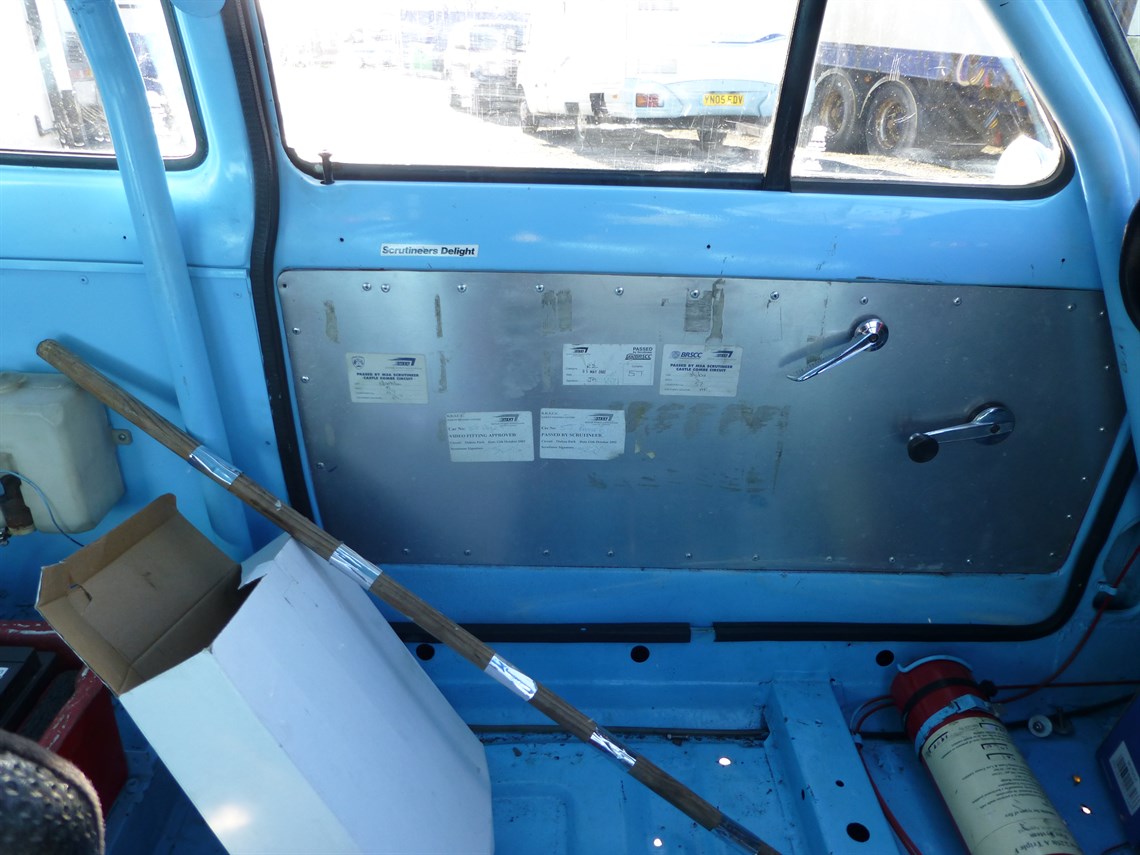 ford-escort-mk1-rs2000-with-v5