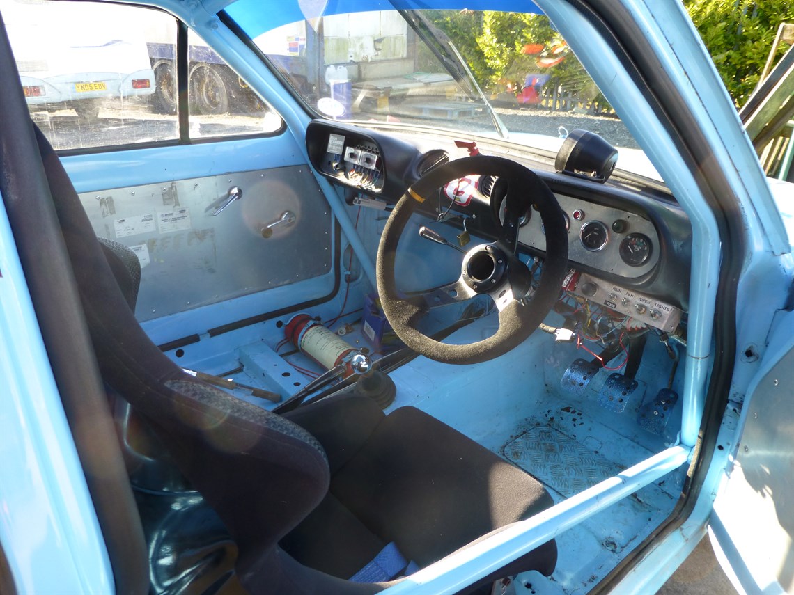 ford-escort-mk1-rs2000-with-v5