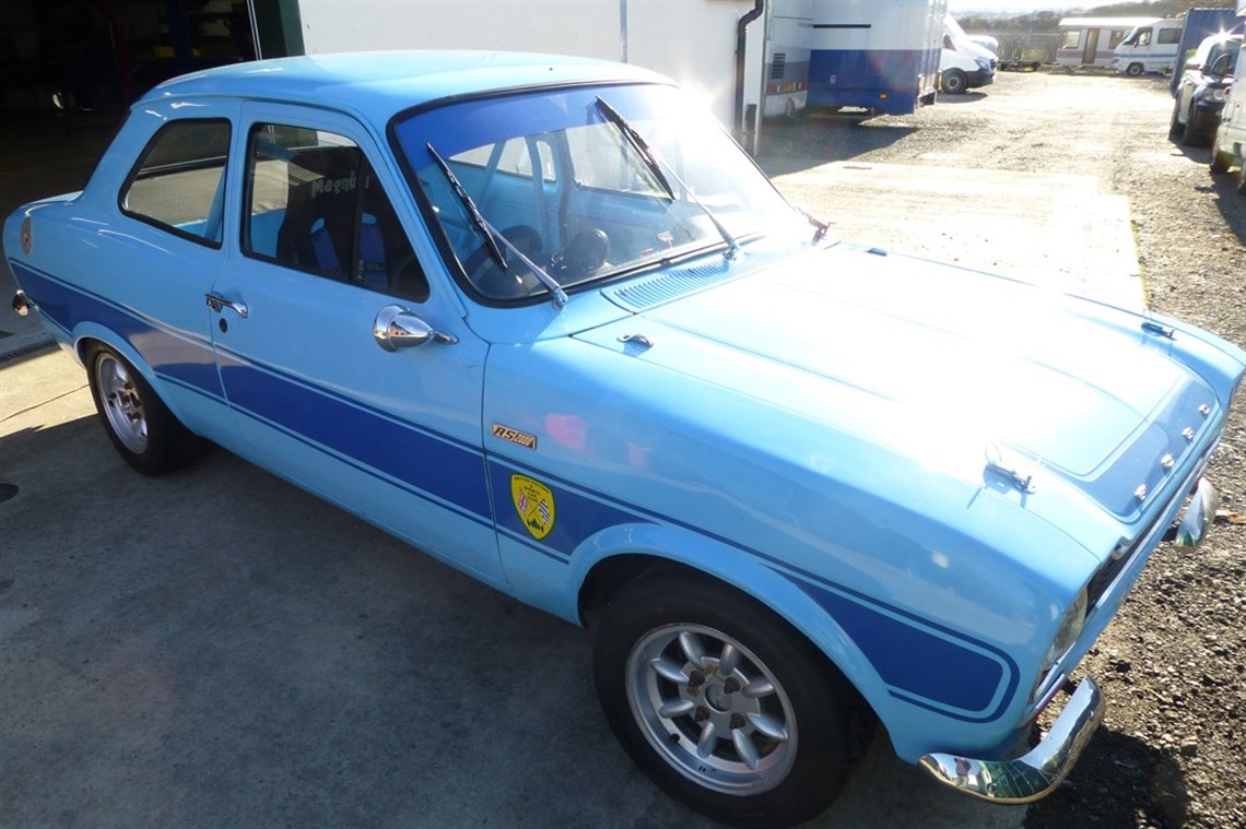 ford-escort-mk1-rs2000-with-v5