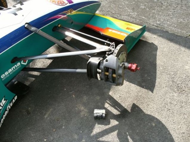 1995-f1-jordan-peugeot-v10---driven-by-barric