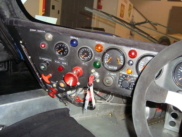 porsche-962--110-ex-kremer-almeras-brothers