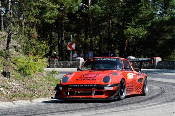 porsche-911-bi-turbo-gt2-820bhp