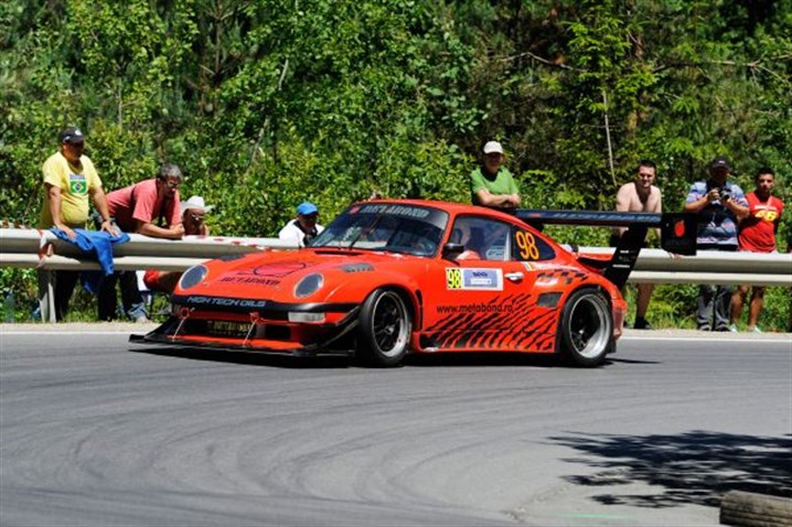 porsche-911-bi-turbo-gt2-820bhp