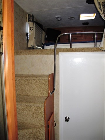 damon-outlaw-race-truck-motorhome-rear-garage