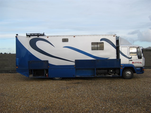 mann-8163-race-transporter-motorhome