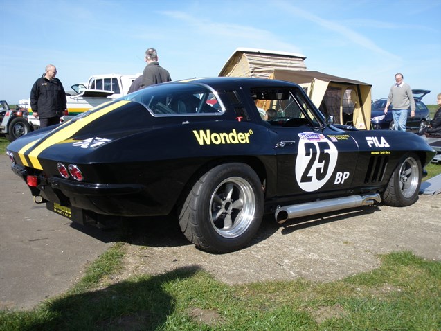 corvette-stingray-c2-1965