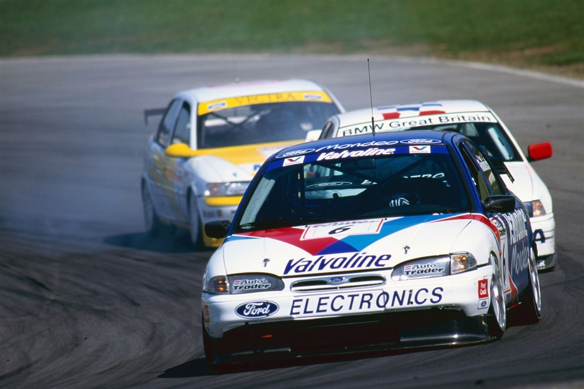 ford-mondeo-super-touring---btcc-1996---must
