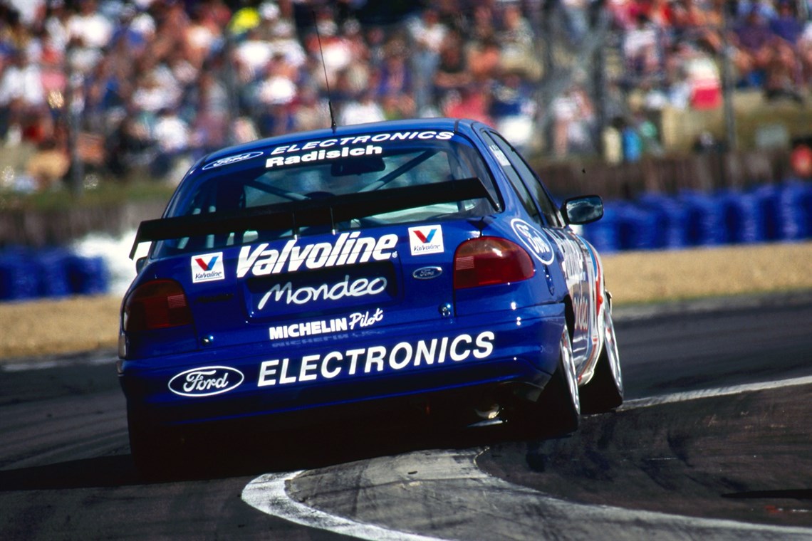 ford-mondeo-super-touring---btcc-1996---must