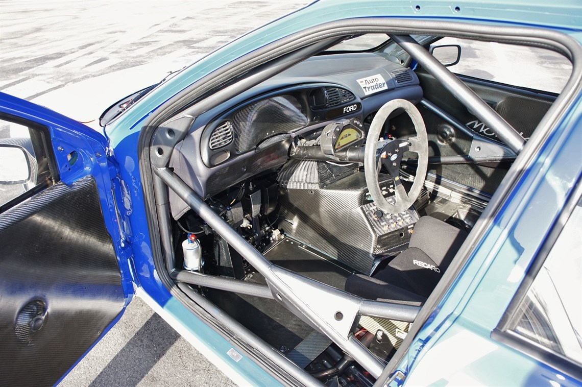 ford-mondeo-super-touring---btcc-1996---must