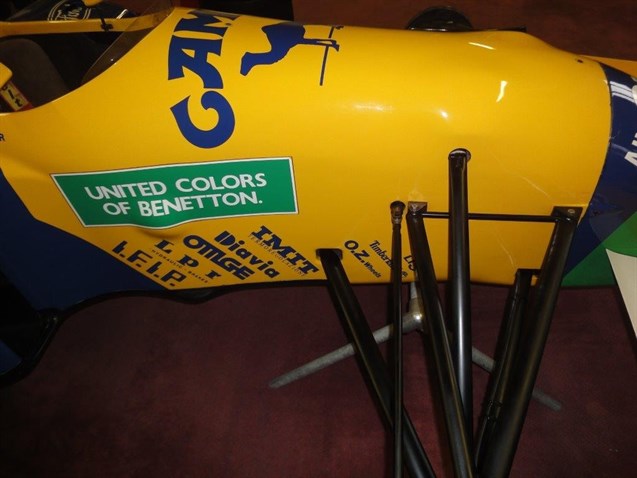 benetton-b190-official-f1-showcar-chassis-b19
