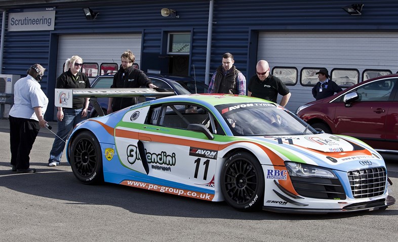 stunning-low-hours-audi-r8-lms-gt3