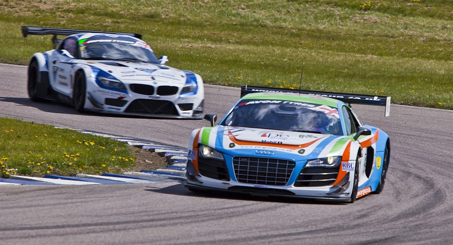 stunning-low-hours-audi-r8-lms-gt3