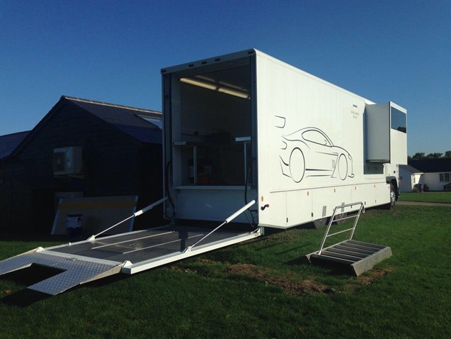 volvo-rigid-race-transporter