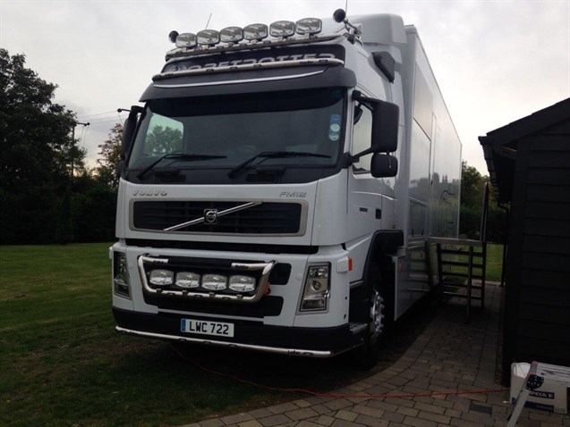 volvo-rigid-race-transporter