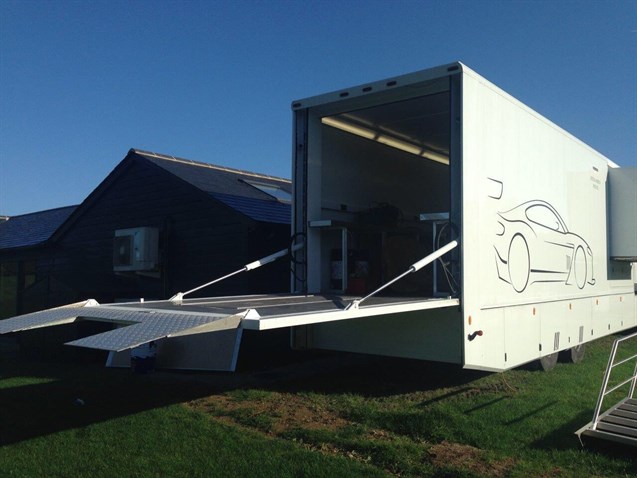 volvo-rigid-race-transporter