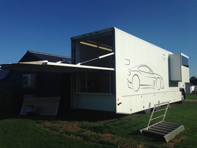 volvo-rigid-race-transporter