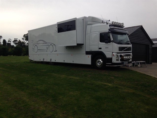 volvo-rigid-race-transporter
