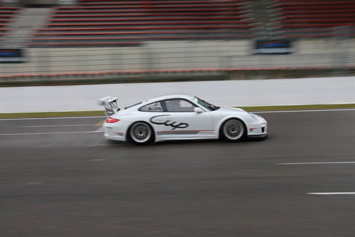 2012-porsche-gt3-cup-997-gen-2-with-bosch-abs