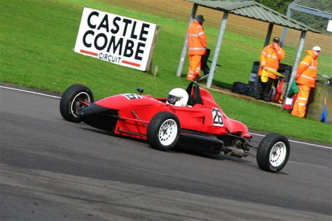 van-diemen-rf99-ff-1600---castle-coombe-2015