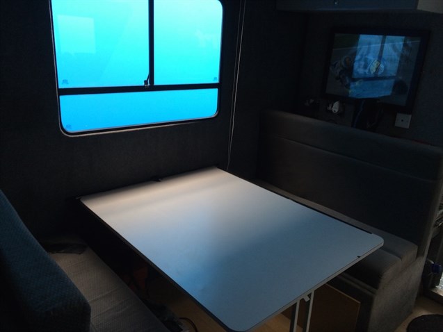 20-t-rigid-race-transporter-with-accommodatio