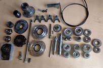 assorted-formula-renault-fr2000-parts---gearb