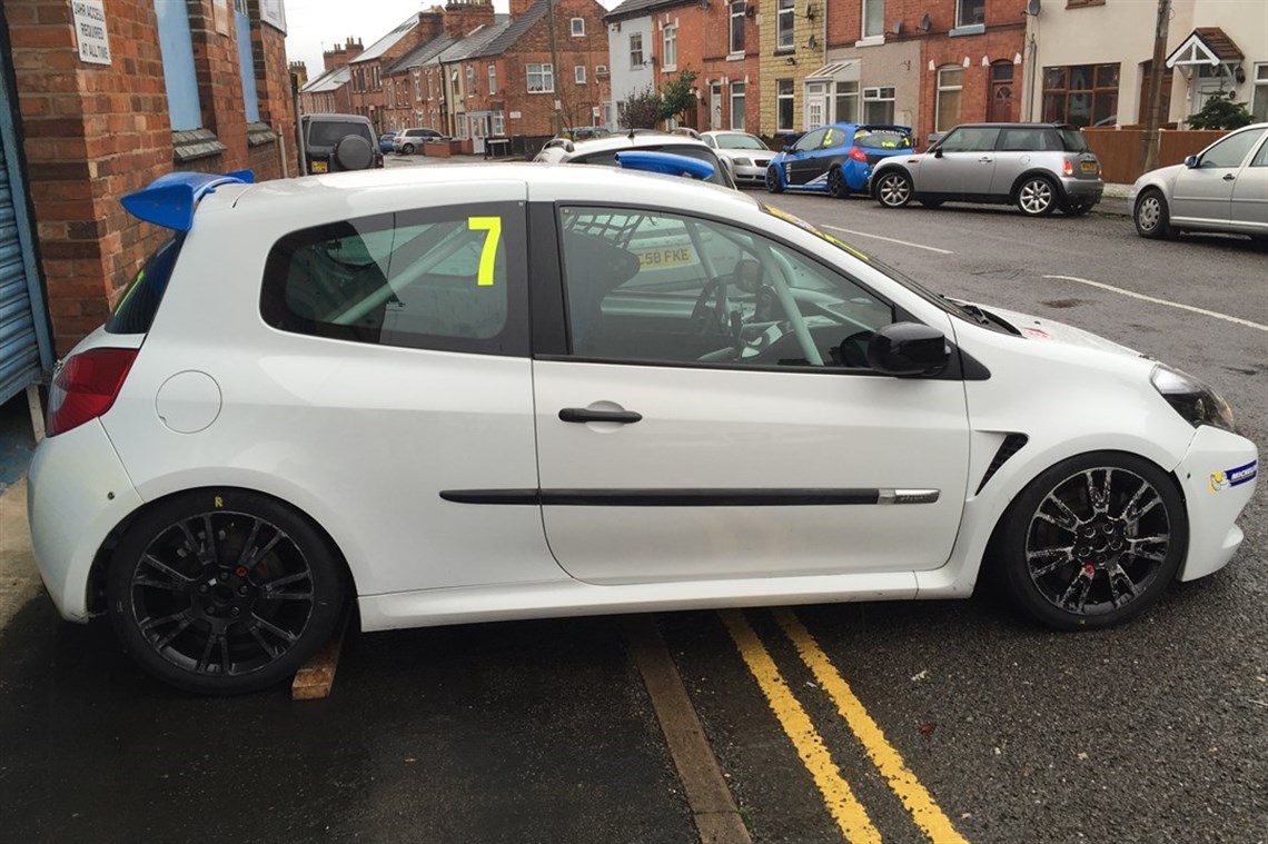 renault-clio-cup-x-85-race-car