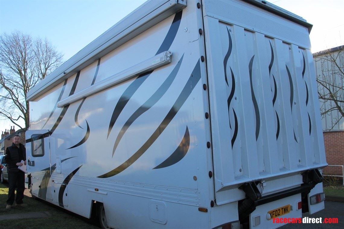renault-midlum-race-transporter-motorhome