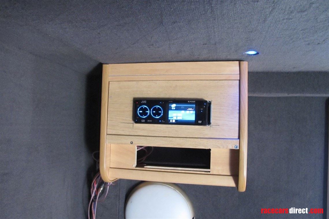 renault-midlum-race-transporter-motorhome