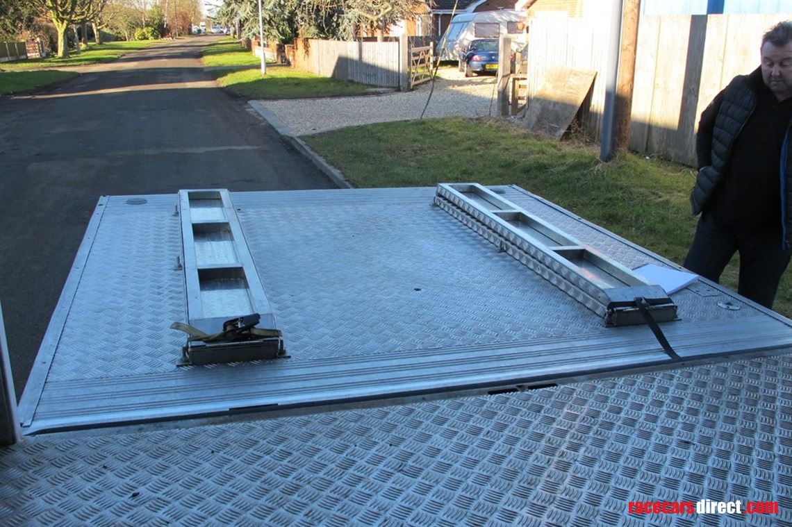 renault-midlum-race-transporter-motorhome