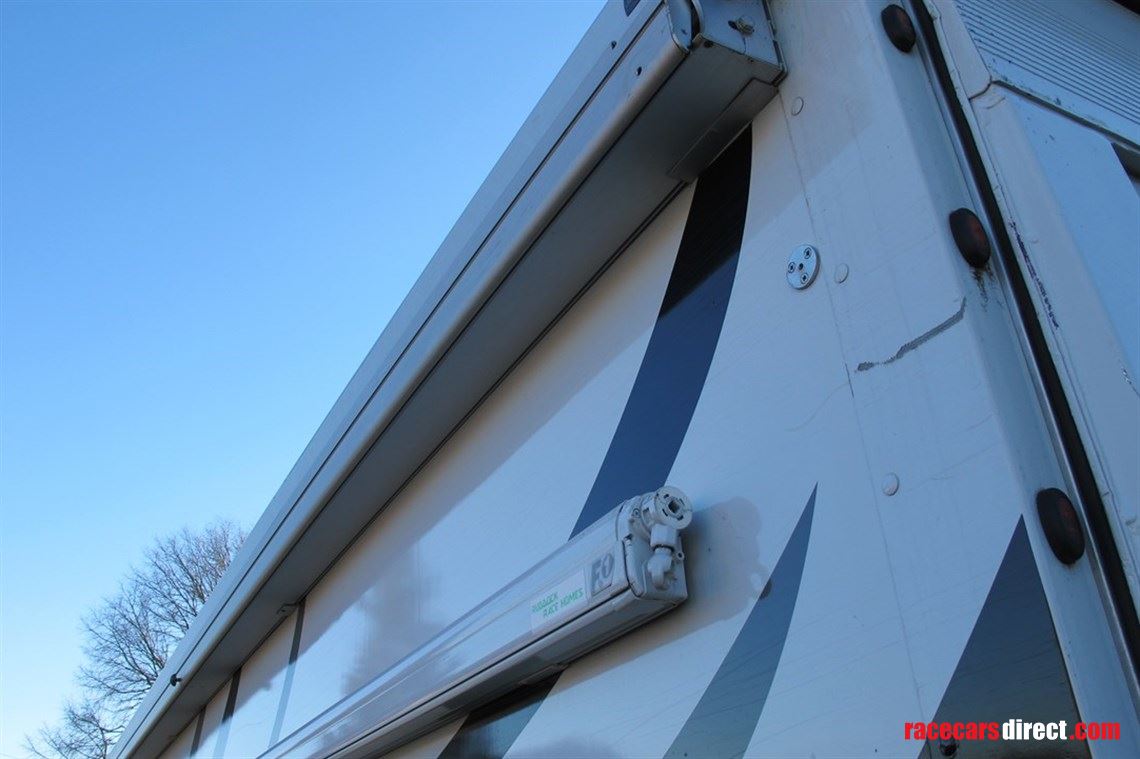 renault-midlum-race-transporter-motorhome